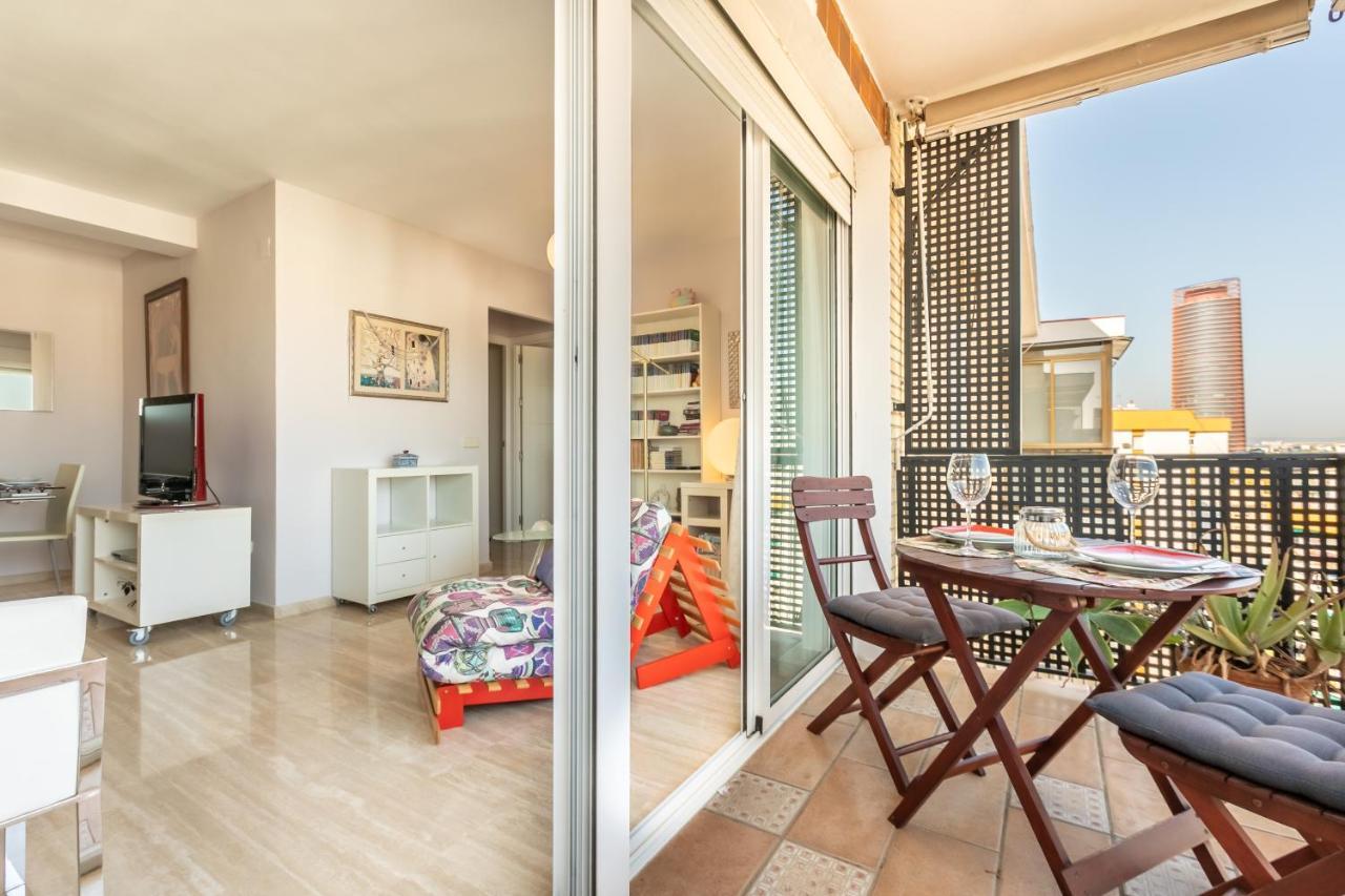 Apartamento Desde El Cielo De Triana Daire Sevilla Dış mekan fotoğraf